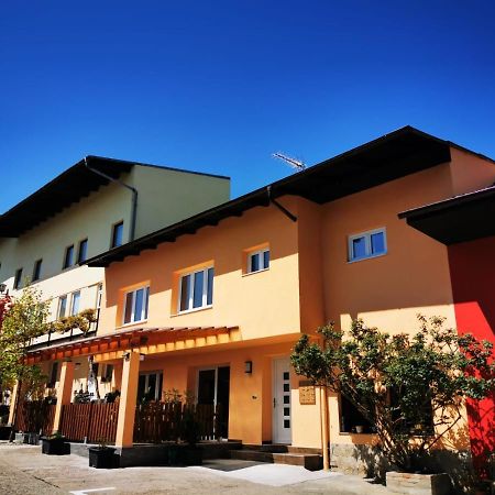 Hotel Goldene Krone Mistelbach Extérieur photo